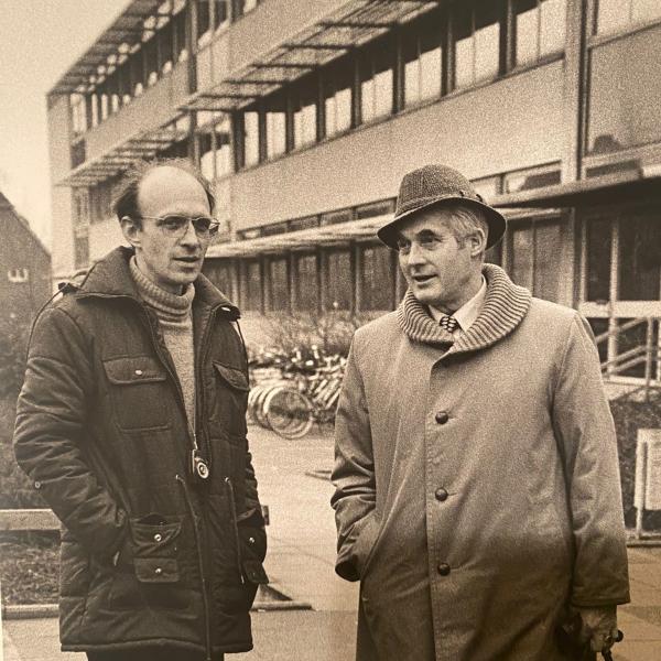 Schulleiter Heidbreder mit vorhrigem Schulleiter Freese