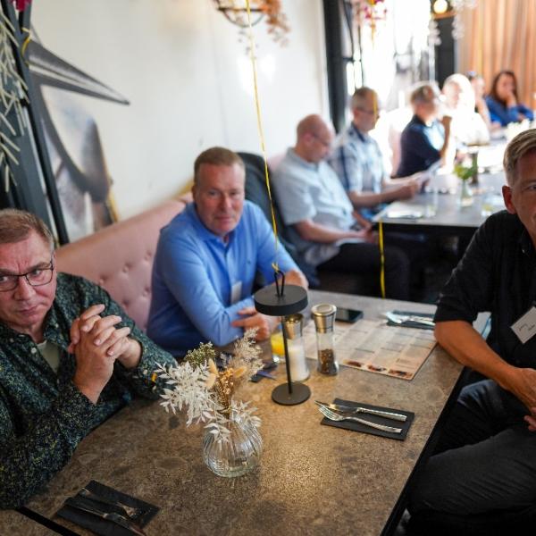 vorderer Tisch: Ralph Lichtenberger, Jörg Schneckener, Johnny Kipka